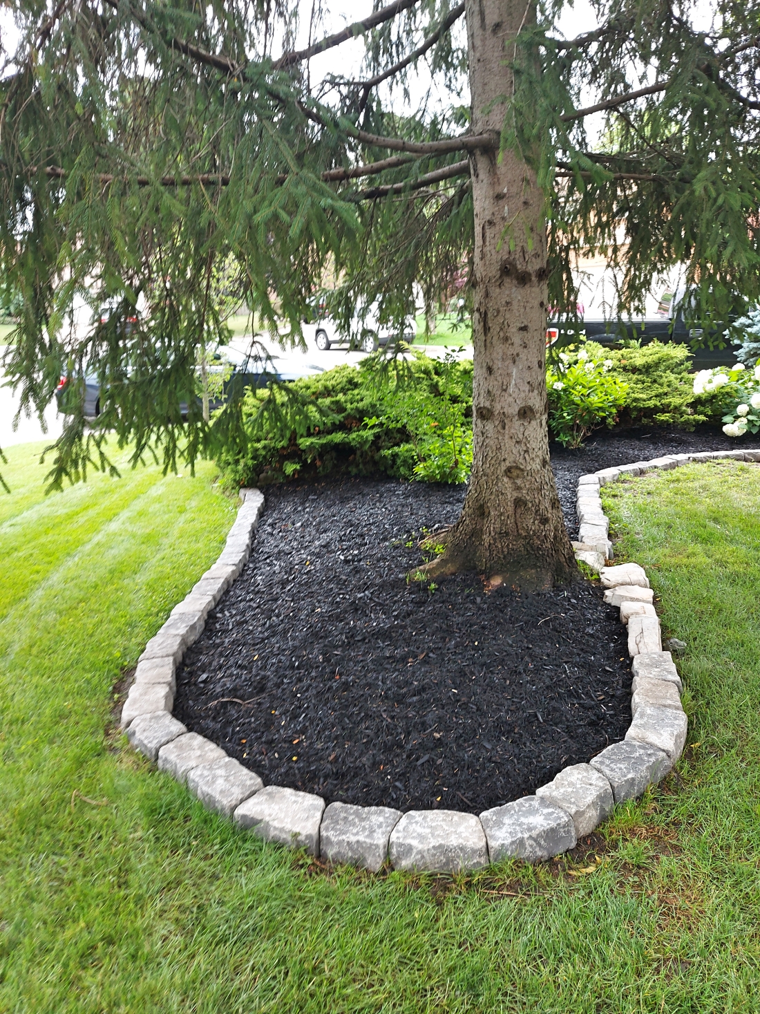 gardenservice.ca-flower-bed-mulch18